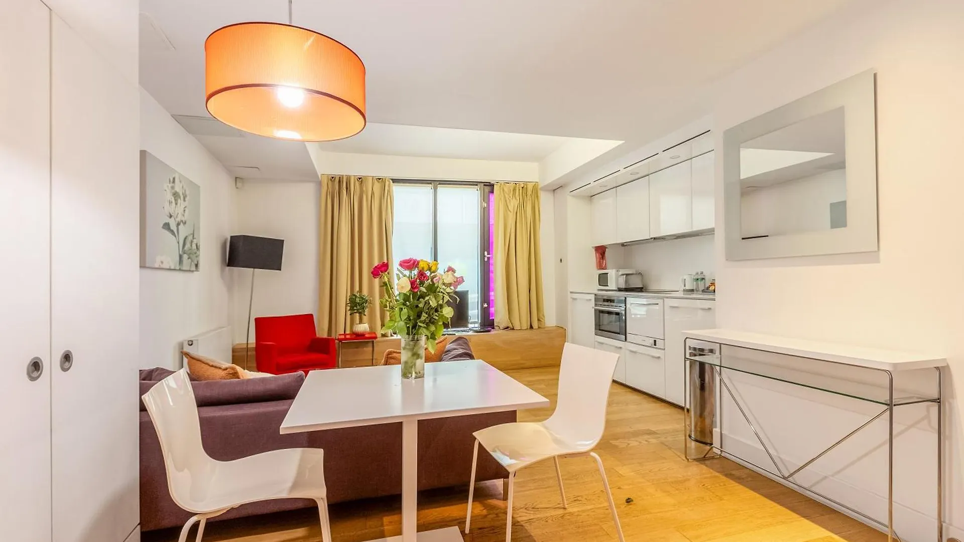 Modern 1Br Duplex Near Monument Apartment London
