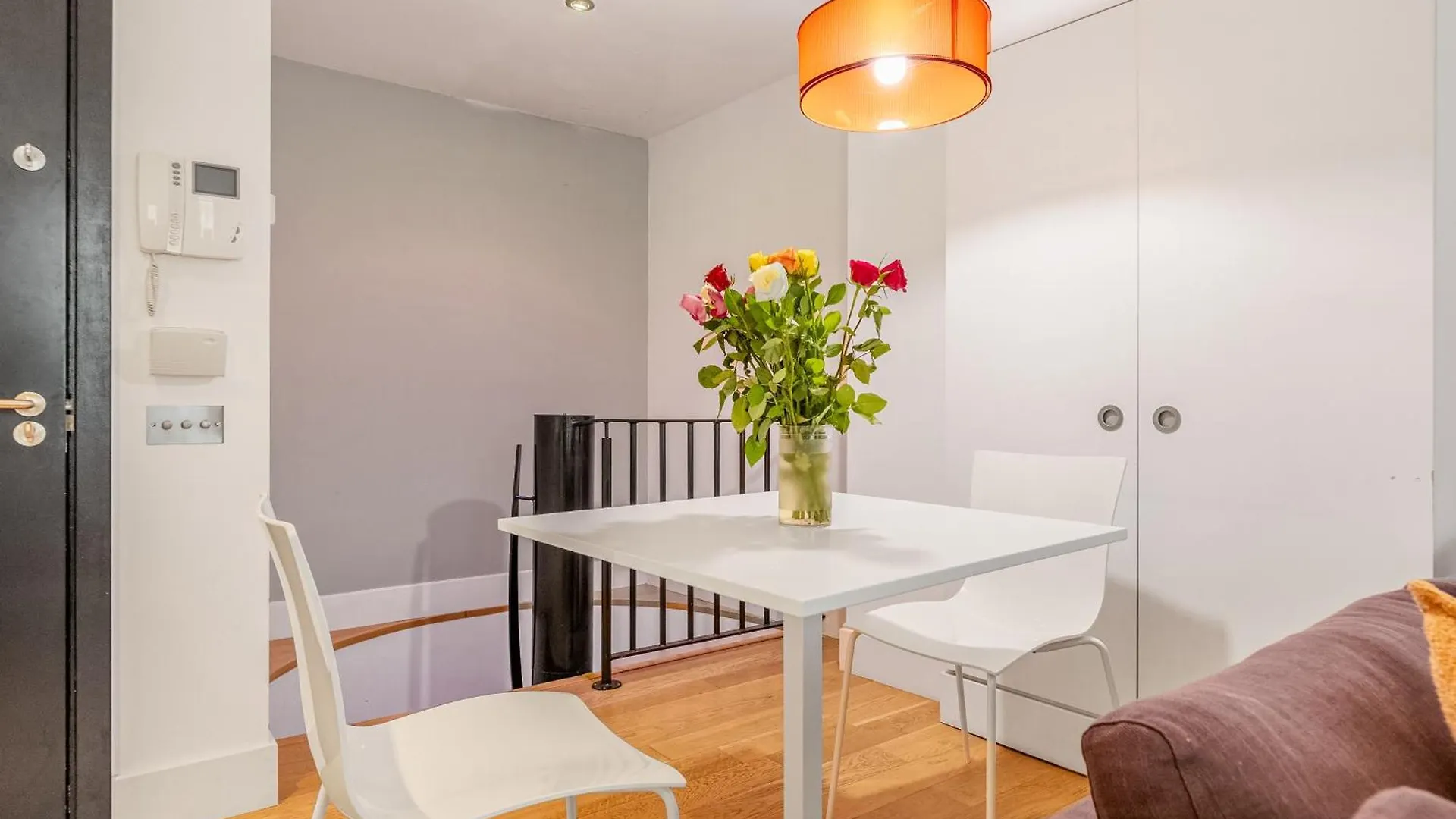 Modern 1Br Duplex Near Monument Apartment London