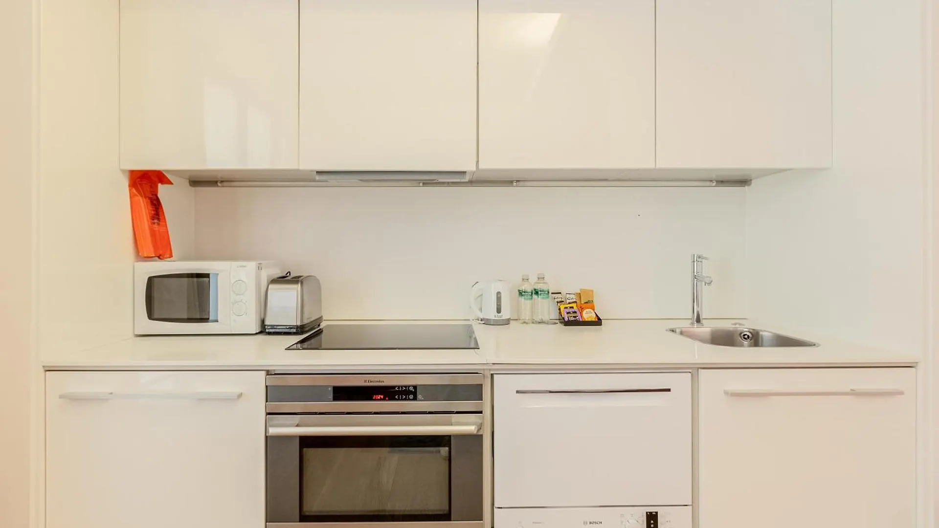 Modern 1Br Duplex Near Monument Apartment London 0*,  United Kingdom